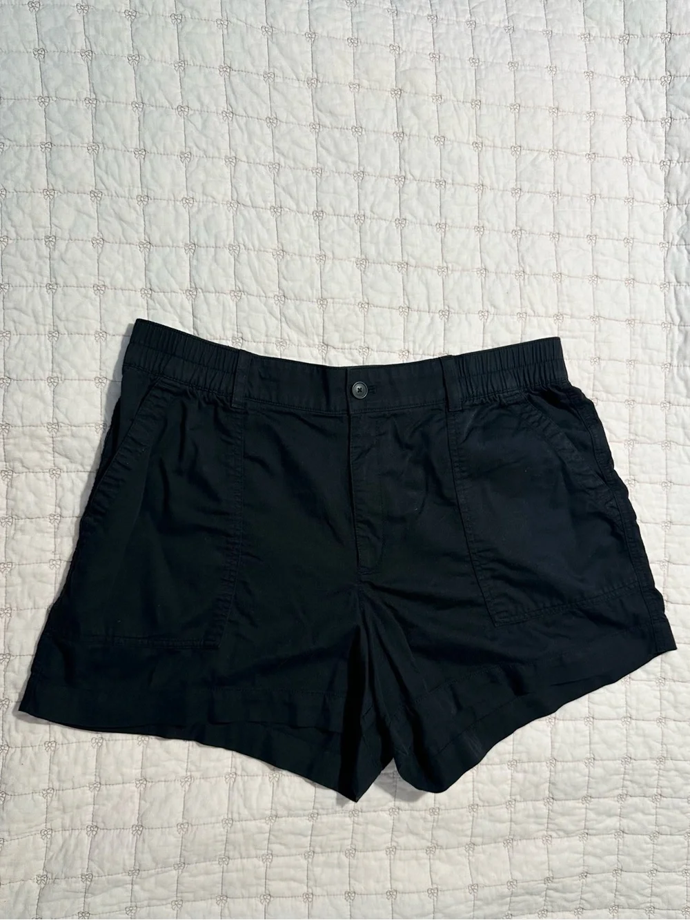GAP Black High-Waist Utility Shorts